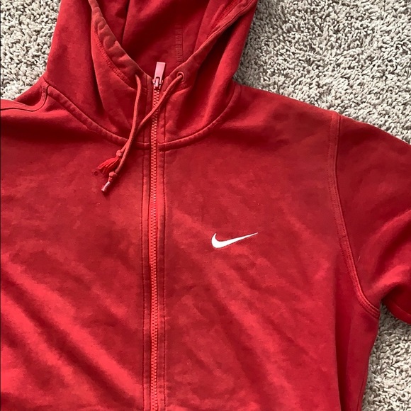 Red Nike jacket - Picture 2 of 5